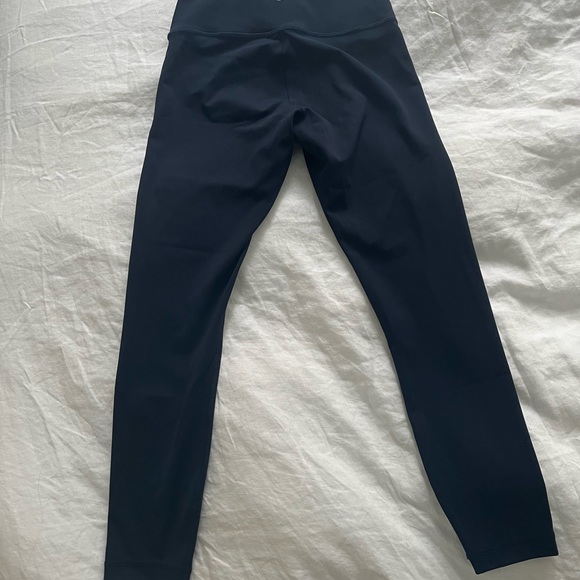 Wunder Under High-Rise Tight 25"
Full-On Luxtreme Navy sz 6 - Picture 4 of 5